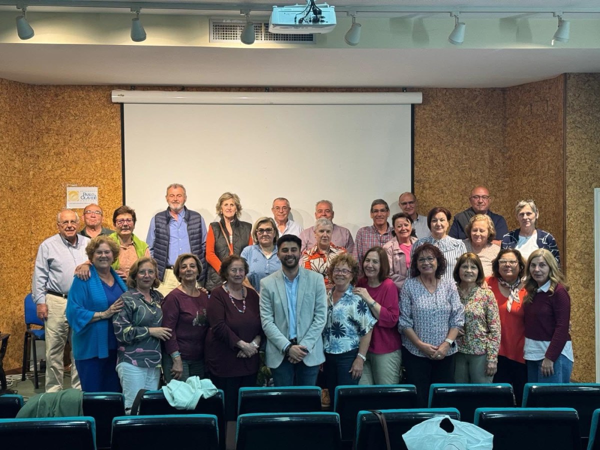 La comunicación no verbal en el espacio público, a debate en el Aula Abierta de Mayores de la&nbsp;UPO